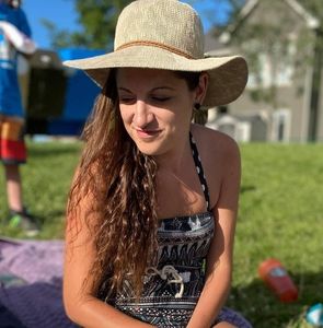 Meet your Posher, Carly